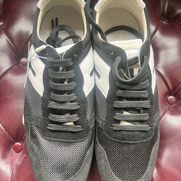 NWT Geox Respira women’s sneakers never worn size 9 US, 39 Euro. No box - Picture 3 of 5